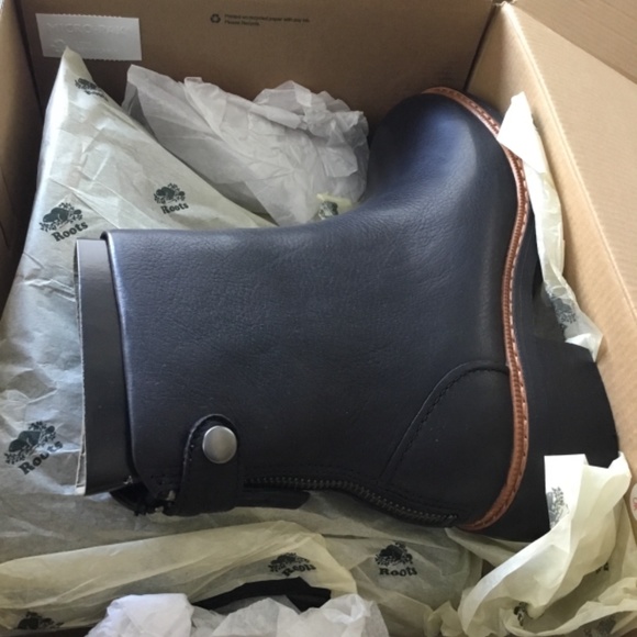 New in Box ! Roots Hillhurst Boots Size 8 - Picture 2 of 4